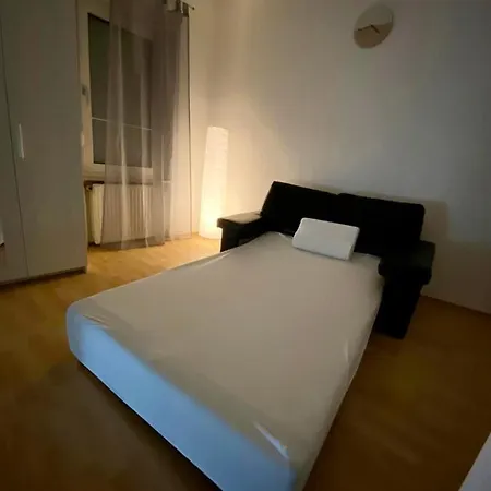 Schone 2-zimmer In Mit Wlan! Apartment